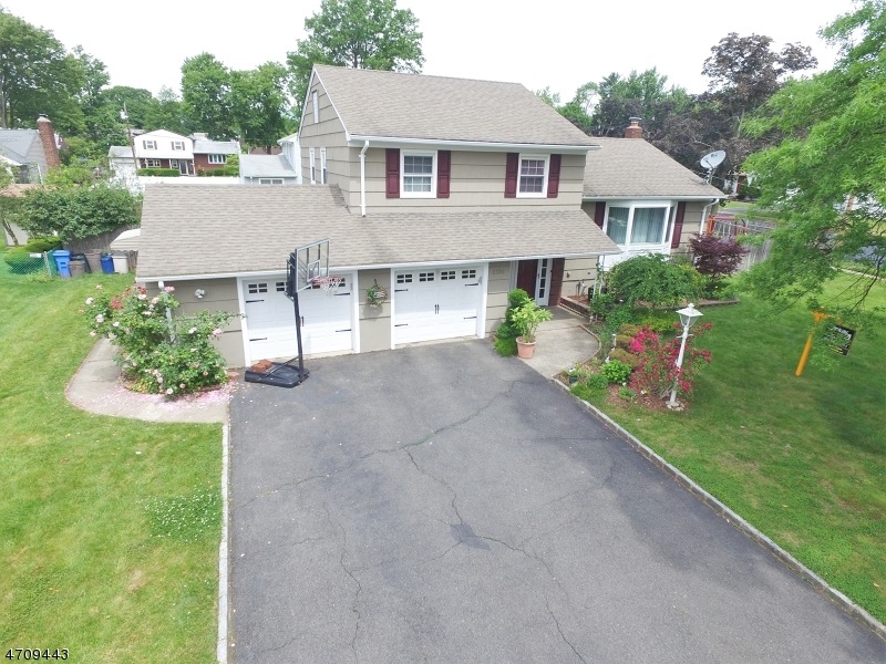 2380 Colonial Dr, Rahway, NJ 07065 - photo 1