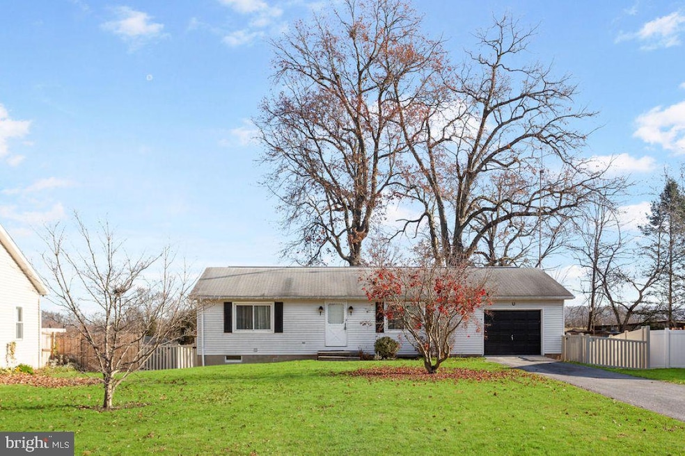 31 E Locust Ln unit 29, New Oxford, PA 17350 - photo 1