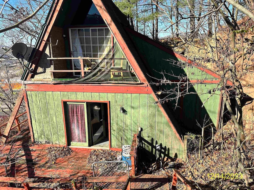 35 Limeberger Creek Rd, Poca, WV 25159 - photo 1