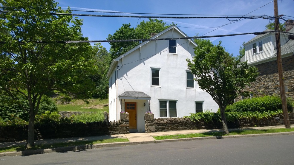 260 Davis Ave unit 2, Greenwich, CT 06830 - photo 1