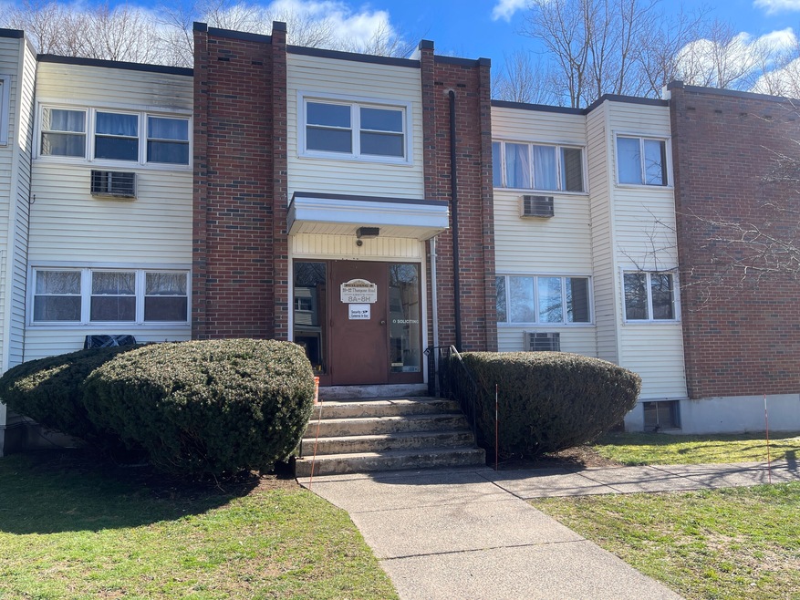20 Thompson Rd unit 8B, Manchester, CT 06040 - photo 1