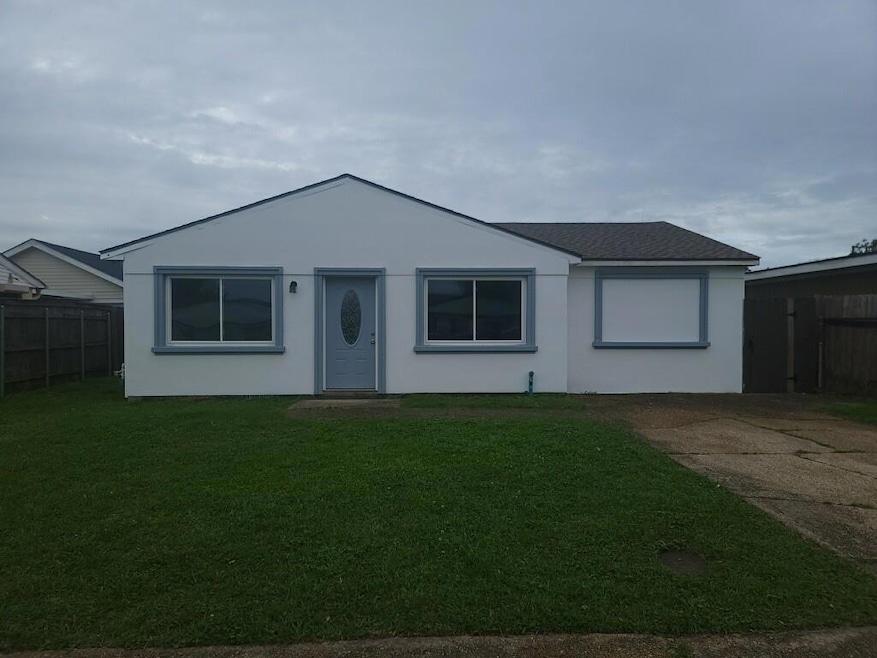 2637 Joy Ann Dr, Marrero, LA 70072 - photo 1