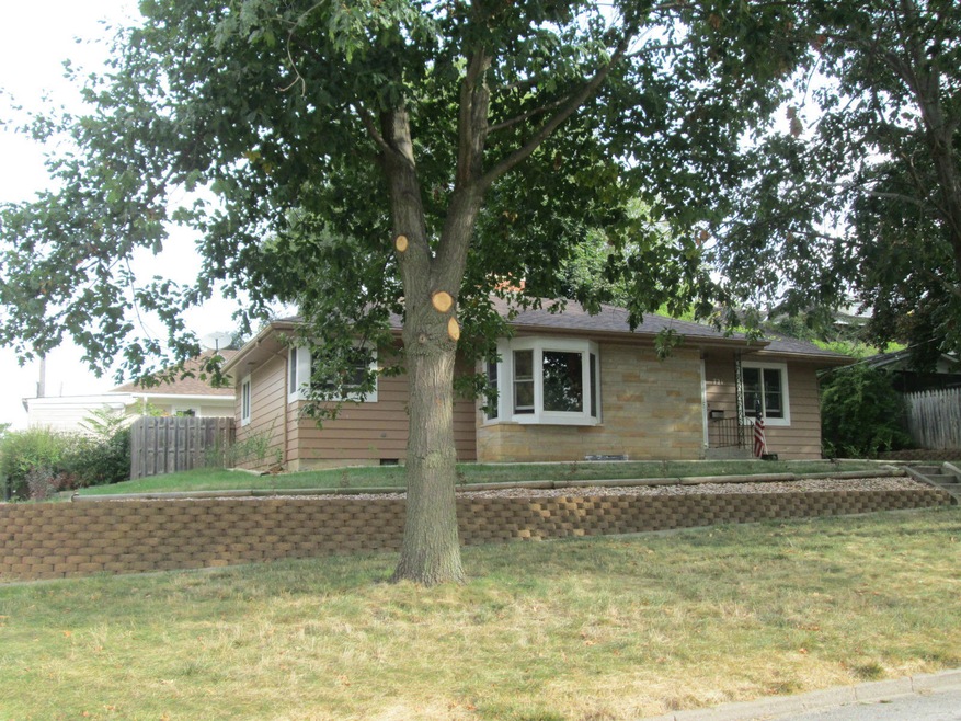 721 3rd St, Front