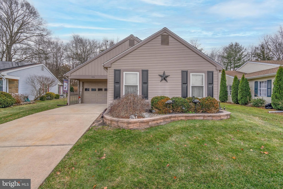 186 Dorchester Dr, Southampton, NJ 08088 - photo 1