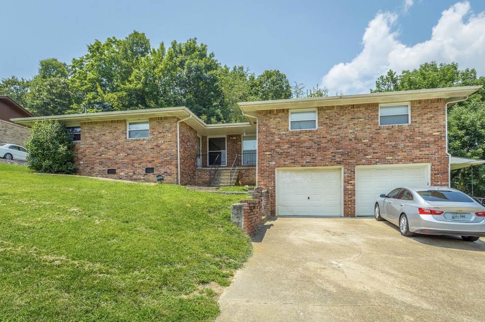 4667 Cary Ln - Front