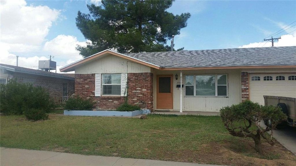 2509 Penwood Dr, El Paso, TX 79935 - photo 1