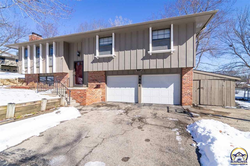 4866 SW Cochise Ave, Topeka, KS 66614 - photo 1