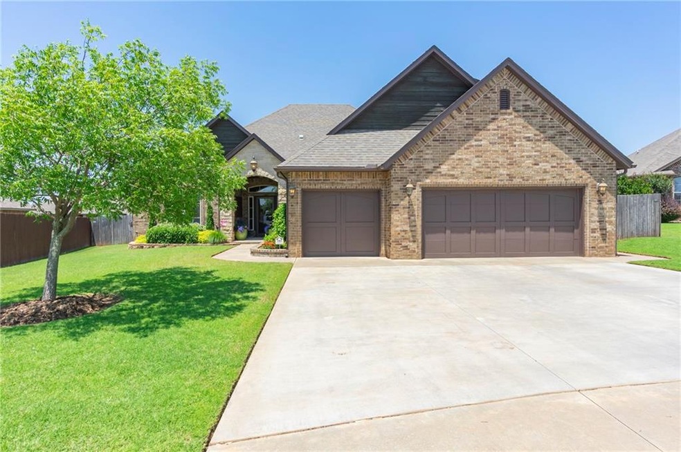 2713 SE 7th St, Moore, OK 73160 - photo 1