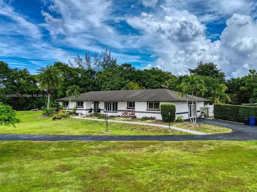 17500 SW 54th St, Southwest Ranches, FL 33331 - photo 1