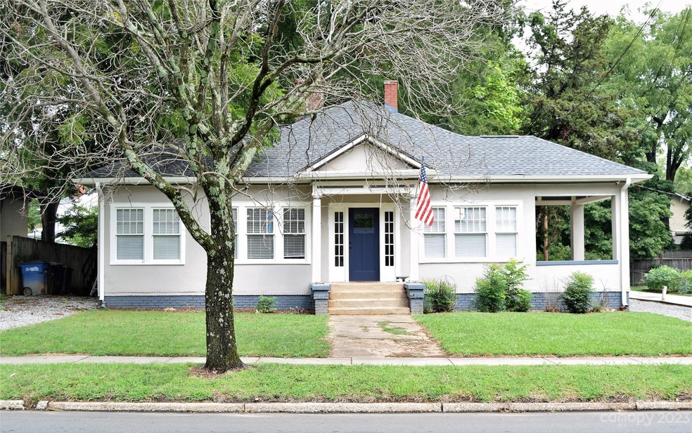 638 W Front St unit A, Statesville, NC 28677 - photo 1