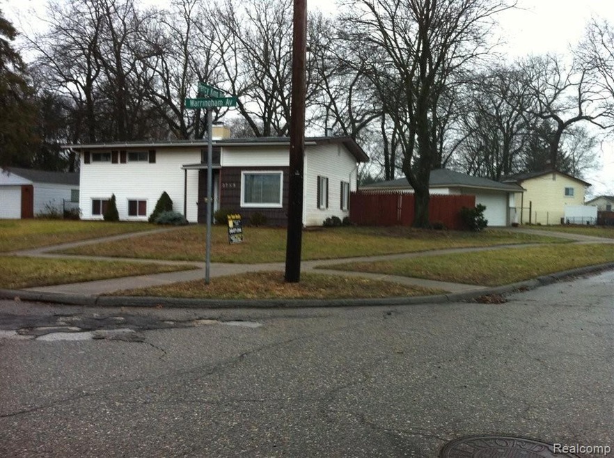 Corner lot nice and private