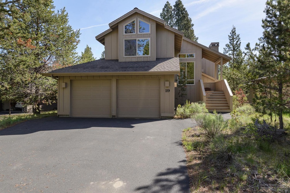 57732 Cherrywood Ln, Sunriver, OR 97707 - photo 1
