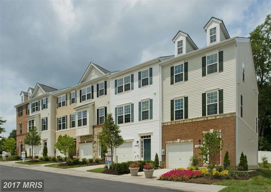 12809 Longford Glen Dr, Germantown, MD 20874 - photo 1