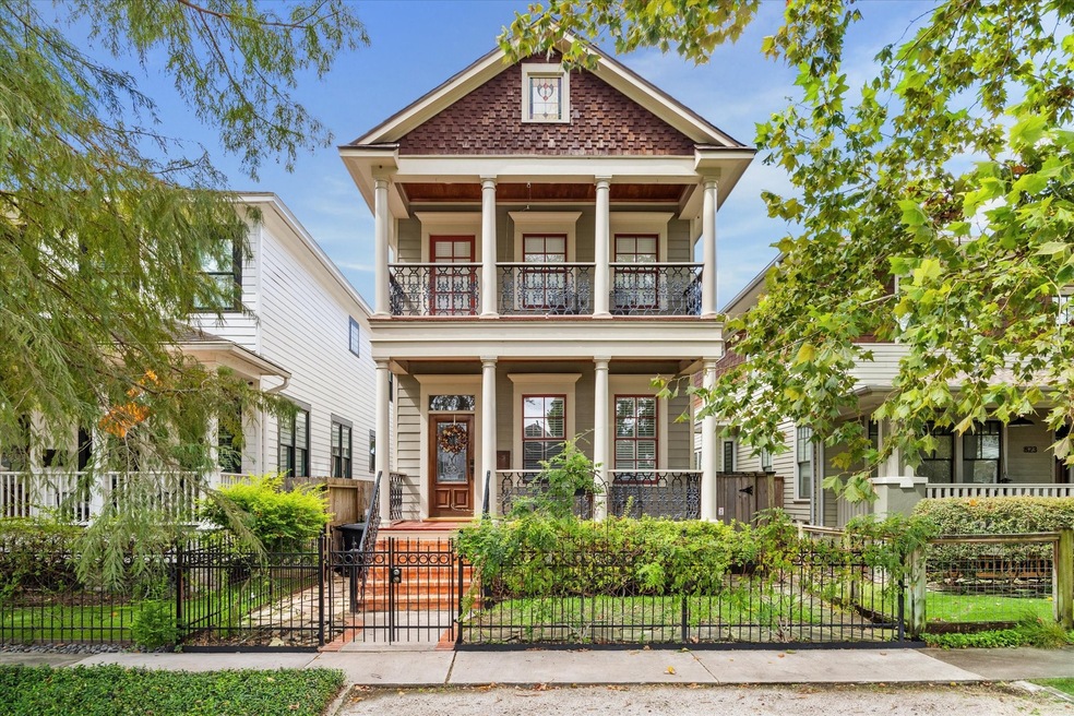 817 Rutland St, Houston, TX 77007 - photo 1