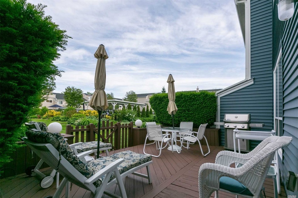 100 Baker Ct unit 2, Island Park, NY 11558 - photo 1