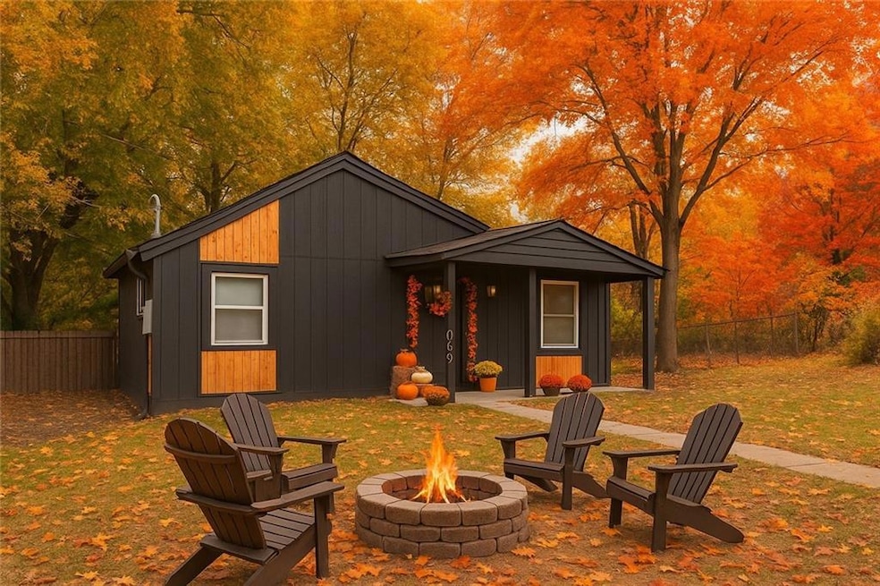 10709 E 13th St S, Independence, MO 64052 - photo 1