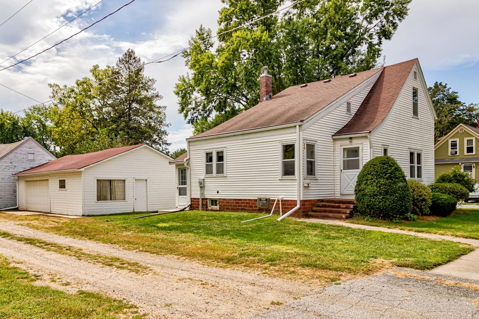 For Sale $158,000 • Co-Listing Agent