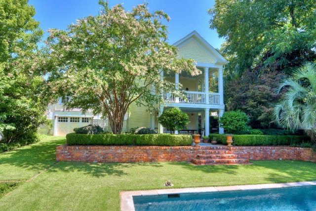 Jasmine Cottage in Spring