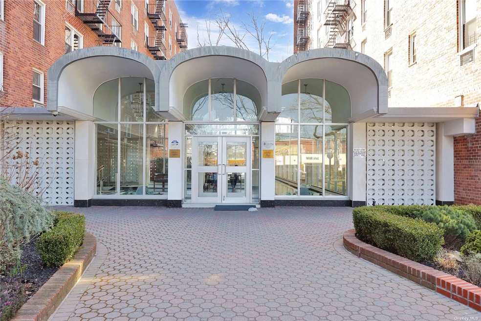 Valerie Arms Apartment unit 6 C, Little Neck, NY 11362 - photo 1