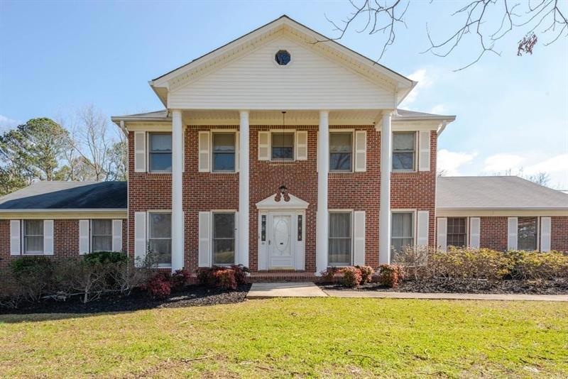 Welcome home to this lovely Colonial beauty!