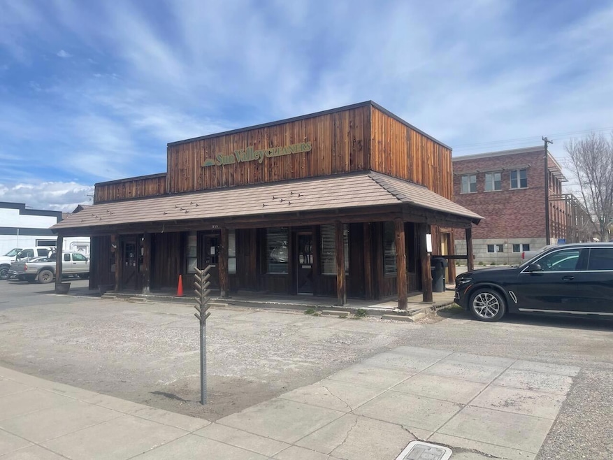 Under Contract $575,000 • Co-Listing Agent