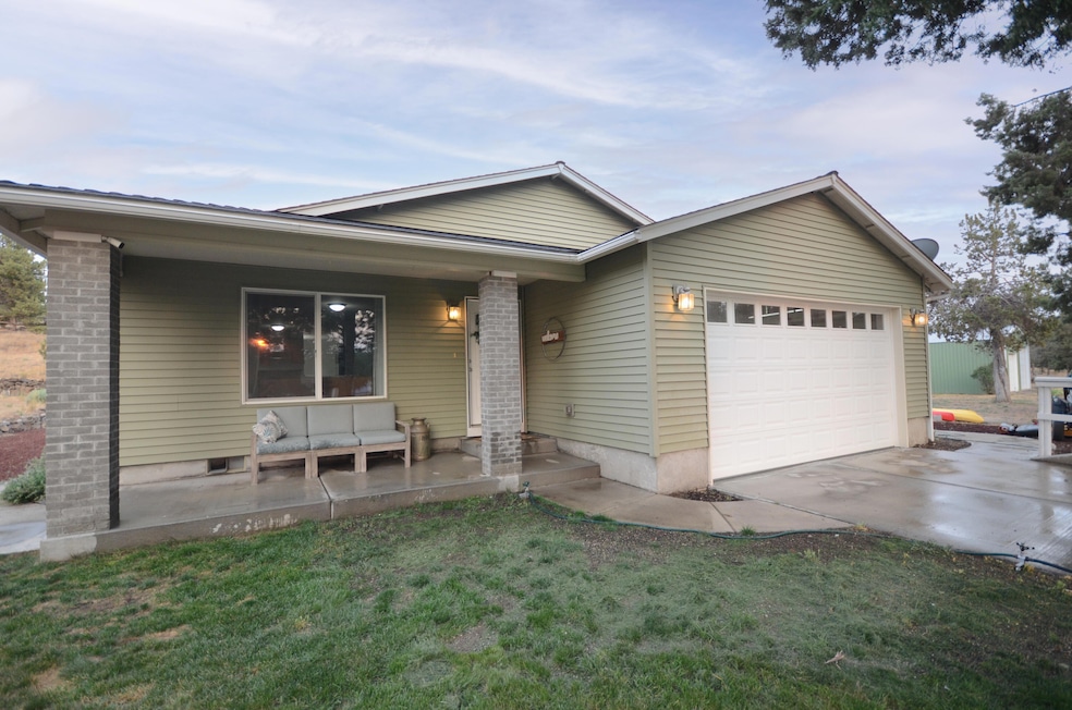 2350 NW Rimrock Loop, Redmond, OR 97756 - photo 1