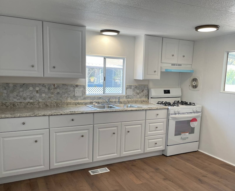 1455 S State St unit 324, Hemet, CA 92543 - photo 1