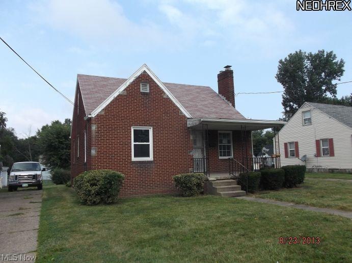 1731 Gibbs Ave NE, Canton, OH 44705 - photo 1