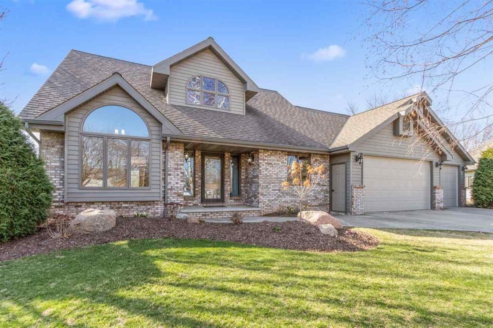 W2871 Maplewood Ct, Appleton, WI 54915 - photo 1