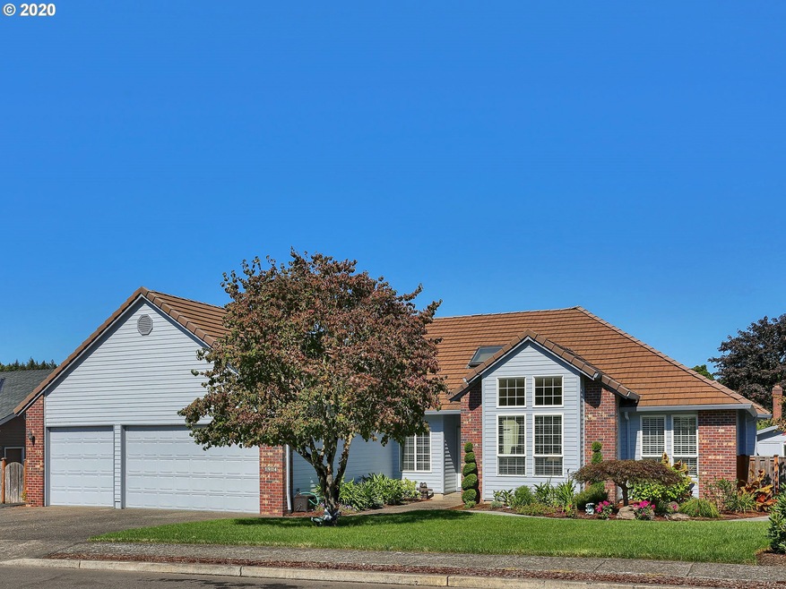 1904 NE 20th Ave, Canby, OR 97013 - photo 1