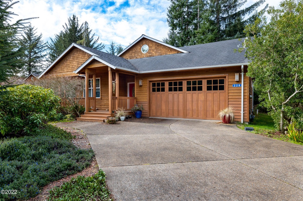 228 SW Nesting Glade Depoe Bay OR 97341