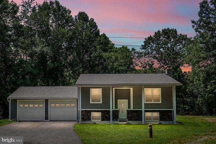 10972 Horseshoe Dr, Frederick, MD 21701 - photo 1