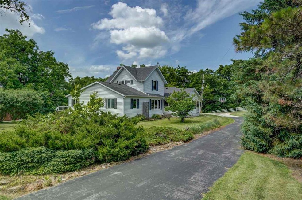 W2014 Mortensen Rd, Brooklyn, WI 53521 - photo 1