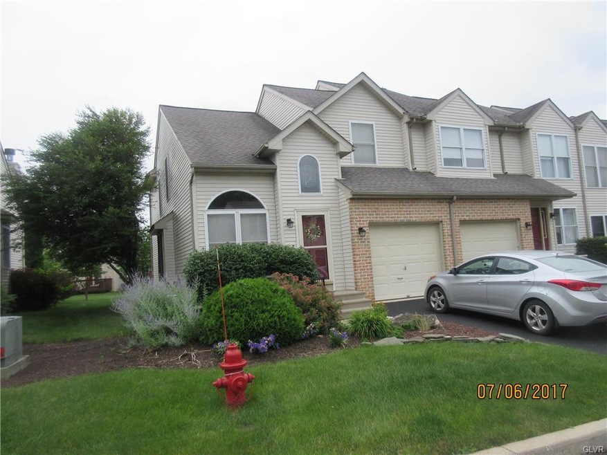 207 Ridings Cir unit DD207, Macungie, PA 18062 - photo 1