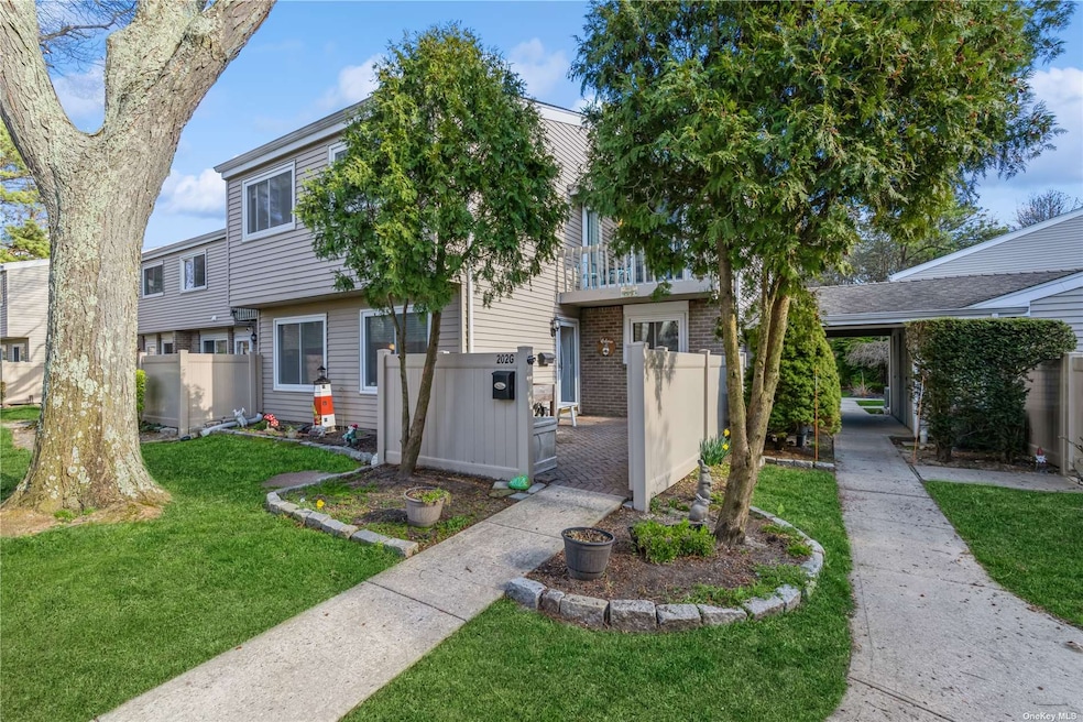 202 Springmeadow Dr unit G, Holbrook, NY 11741 - photo 1