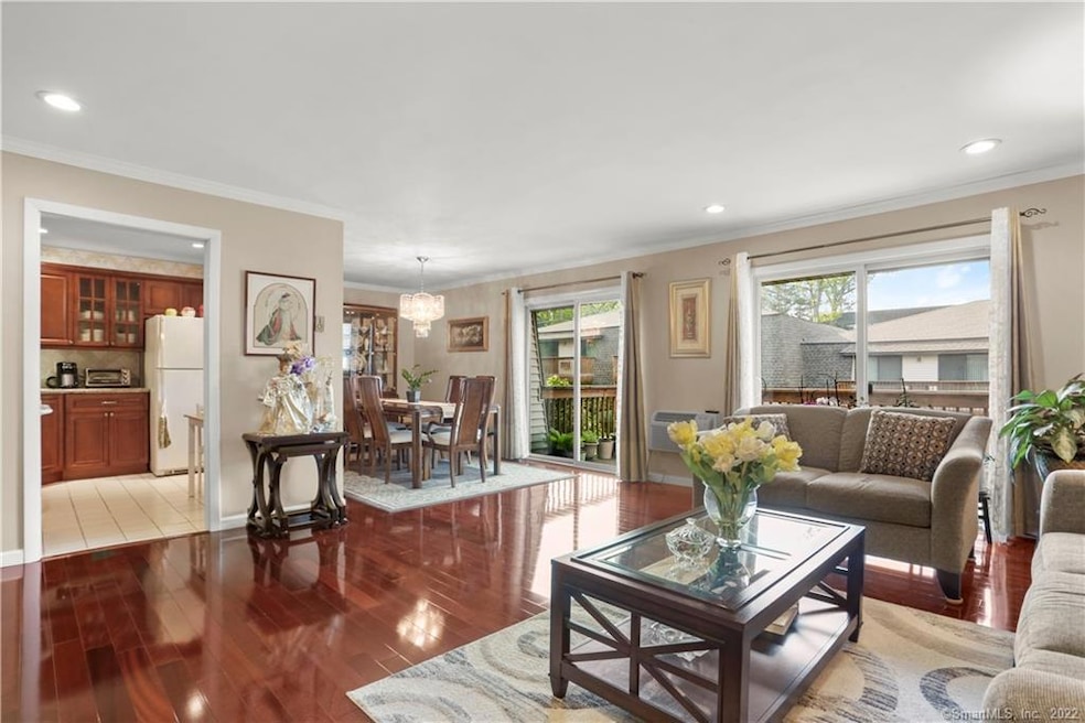 180 Colonial Rd unit A7, Stamford, CT 06906 - photo 1