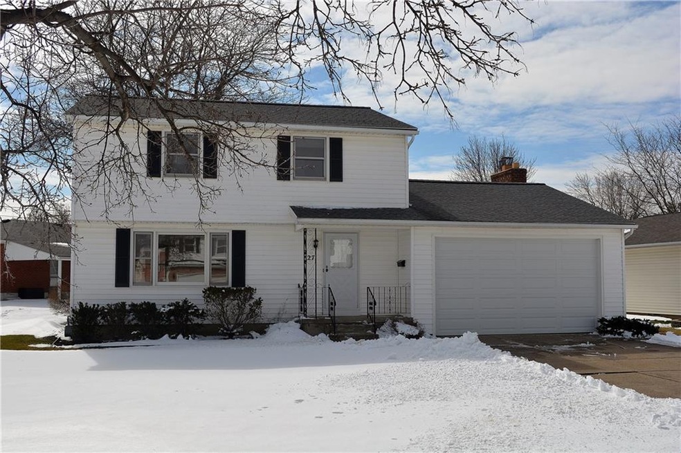 Welcome Home to 1800 plus square feet of Move in R
