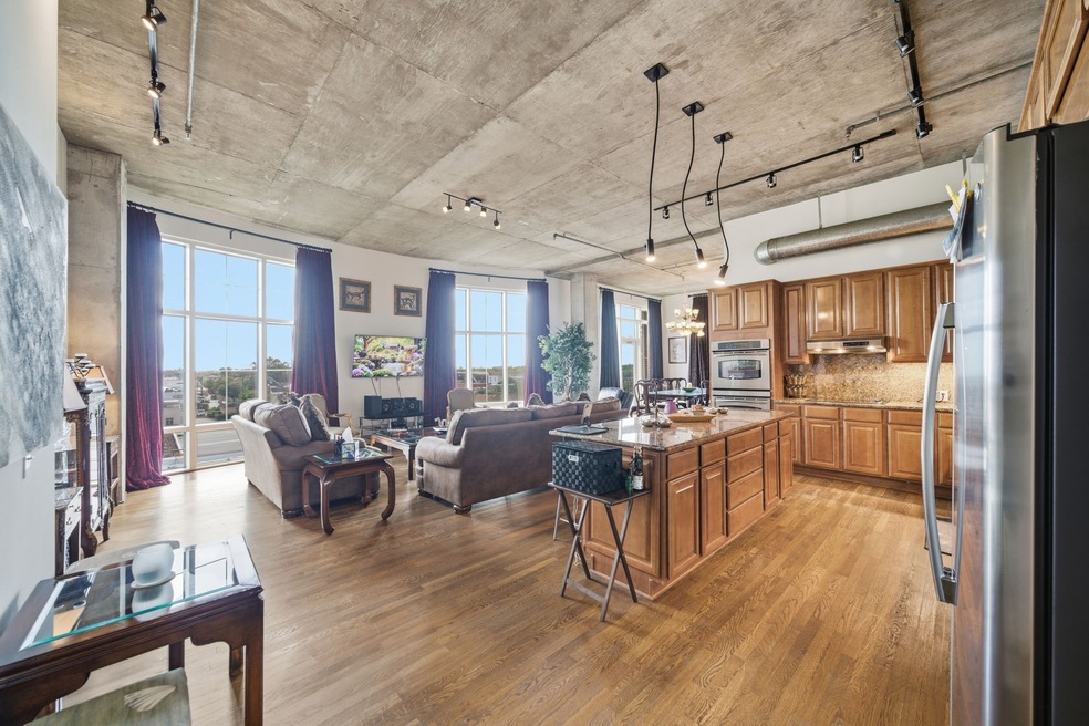 The Tanglewood Lofts unit 510, Houston, TX 77057 - photo 1