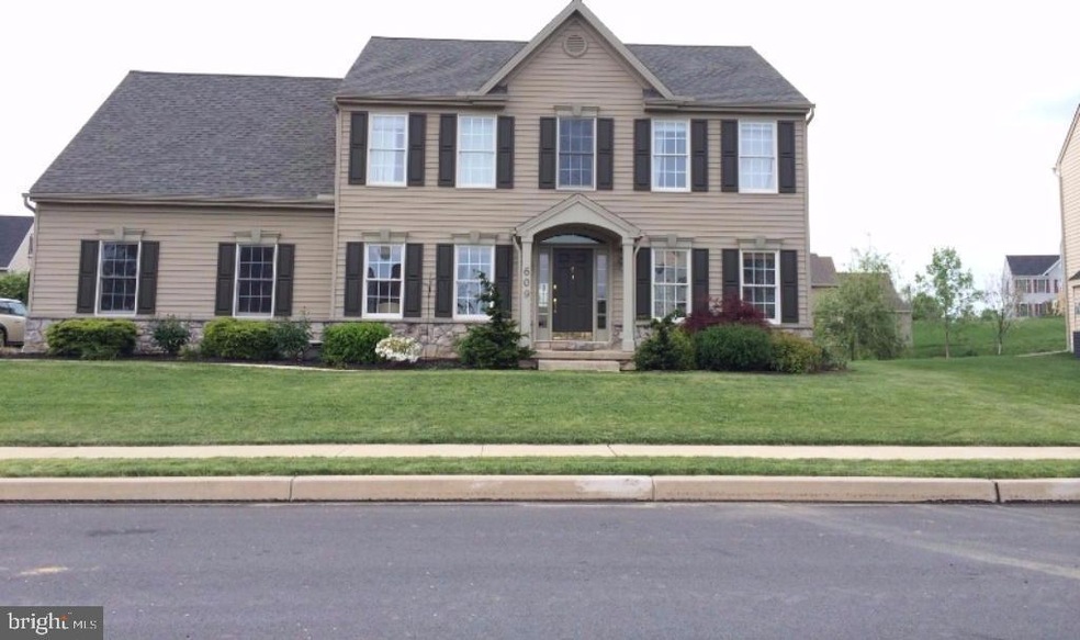 609 Rose Petal Ln, Mount Joy, PA 17552 - photo 1