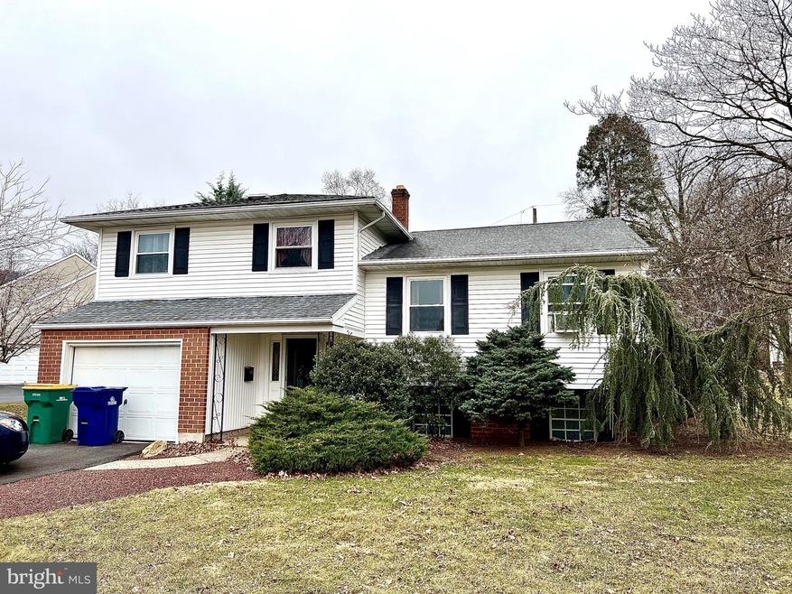 301 Shakespeare Dr, Reading, PA 19608 - photo 1