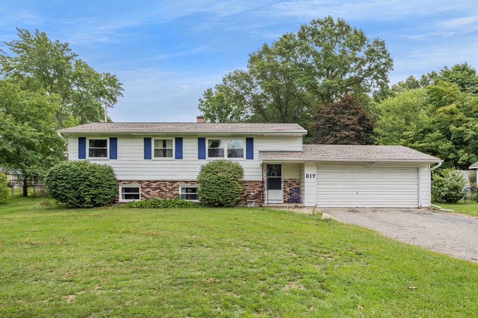 817 Riverside-33