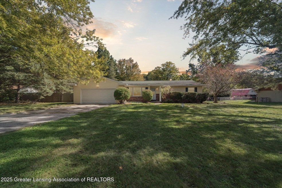 2986 Beech Ridge Dr, Lansing, MI 48911 - photo 1