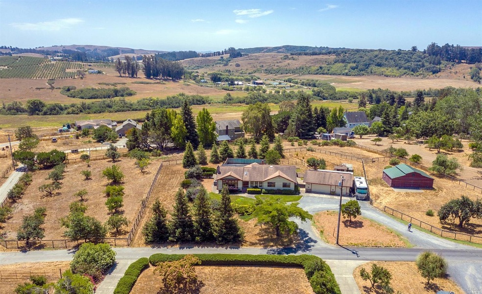 2281 Schaeffer Rd, Sebastopol, CA 95472 - photo 1