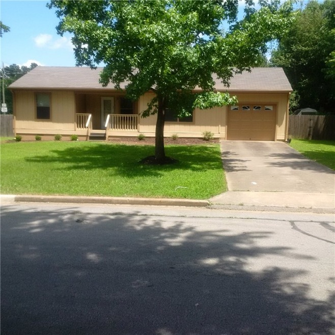 2110 S Emma Ave, Fayetteville, AR 72701 - photo 1