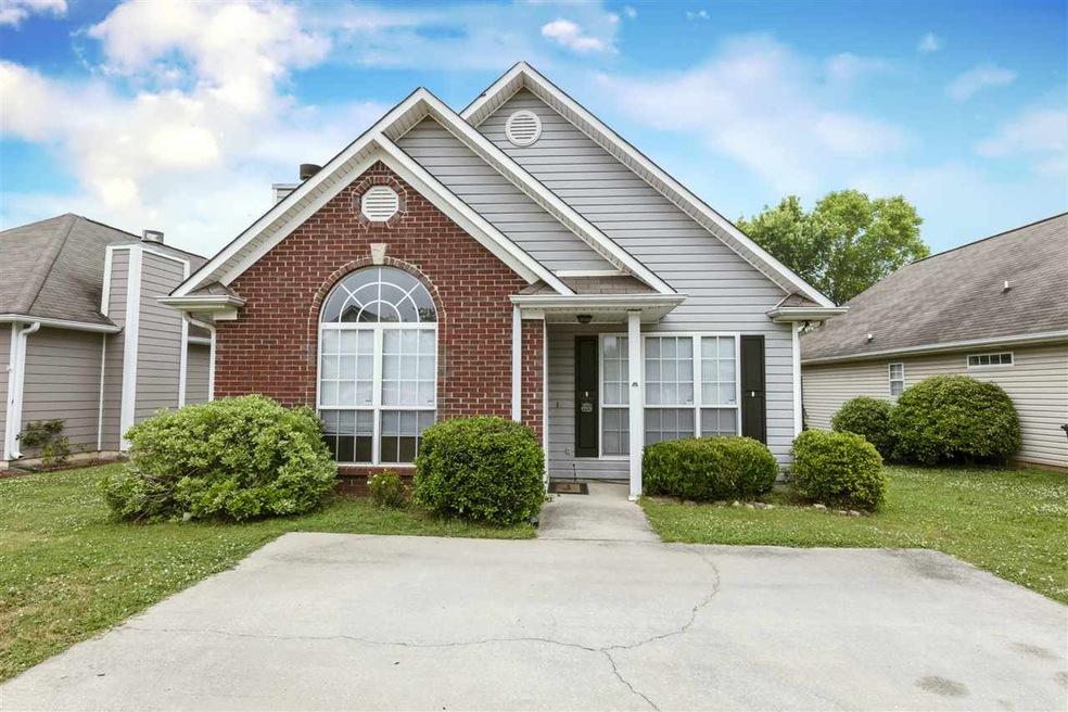 118 Flagstone Ln, Calera, AL 35040 - photo 1