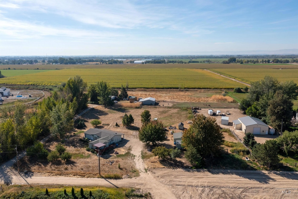 7687 Winter Horses Dr, Middleton, ID 83644 - photo 1