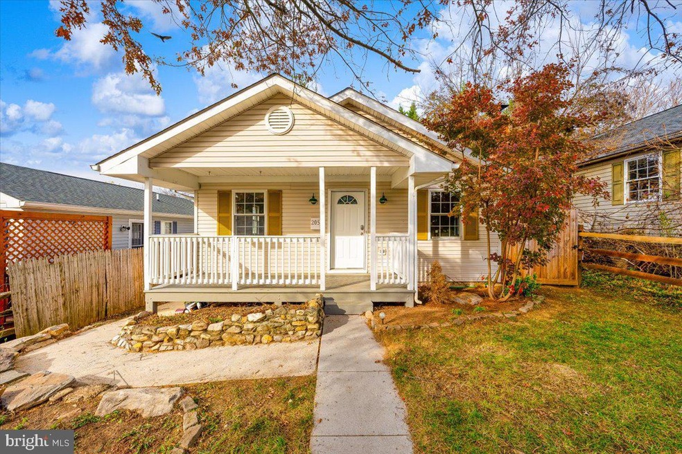 205 4th Ave, Brunswick, MD 21716 - photo 1