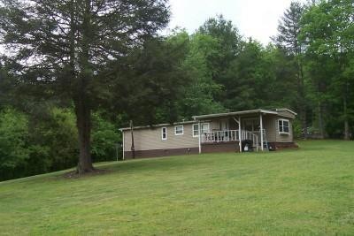 828 Skeenah Rd, Franklin, NC 28734 - photo 1