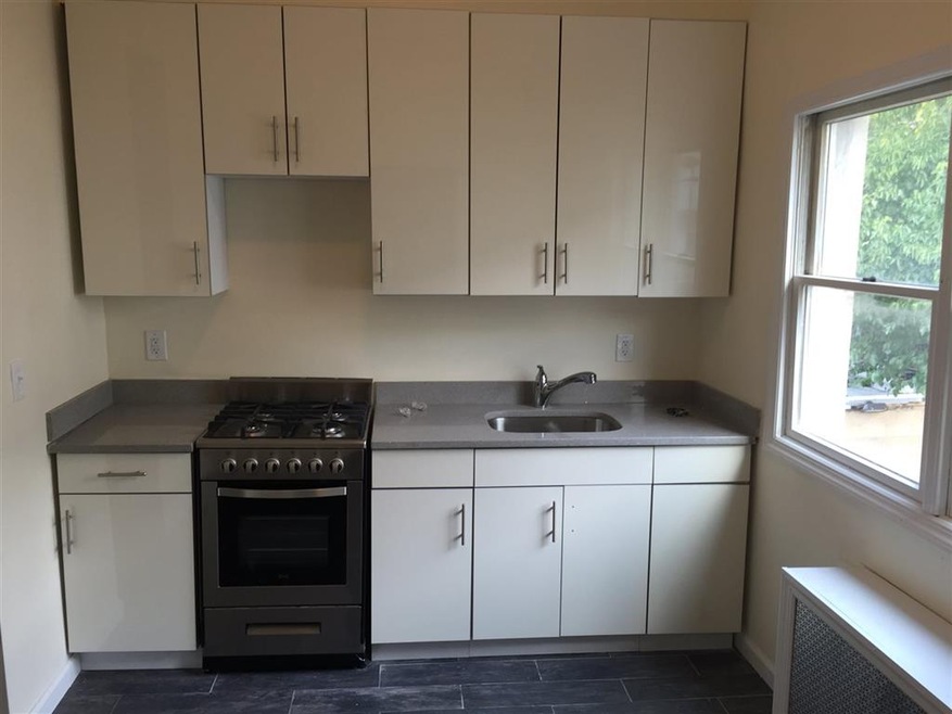 150 Mallory Ave unit 2, Jersey City, NJ 07304 - photo 1