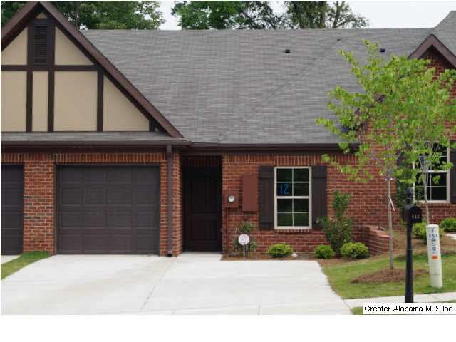 One level living, with 1-car garage